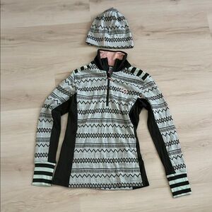 NWT Geometric Patterned Half-Zip Pullover with reversible hat layering set